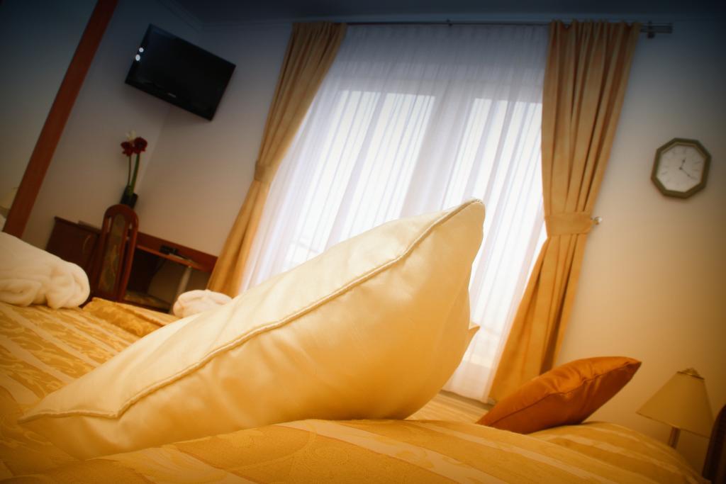 Hotel Vila Tina Загреб Екстериор снимка