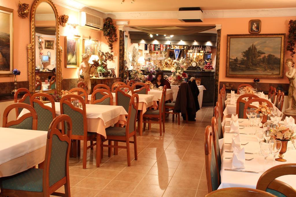 Hotel Vila Tina Загреб Екстериор снимка