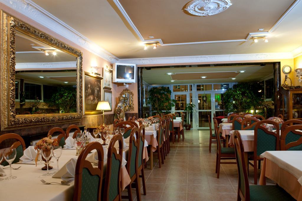 Hotel Vila Tina Загреб Екстериор снимка