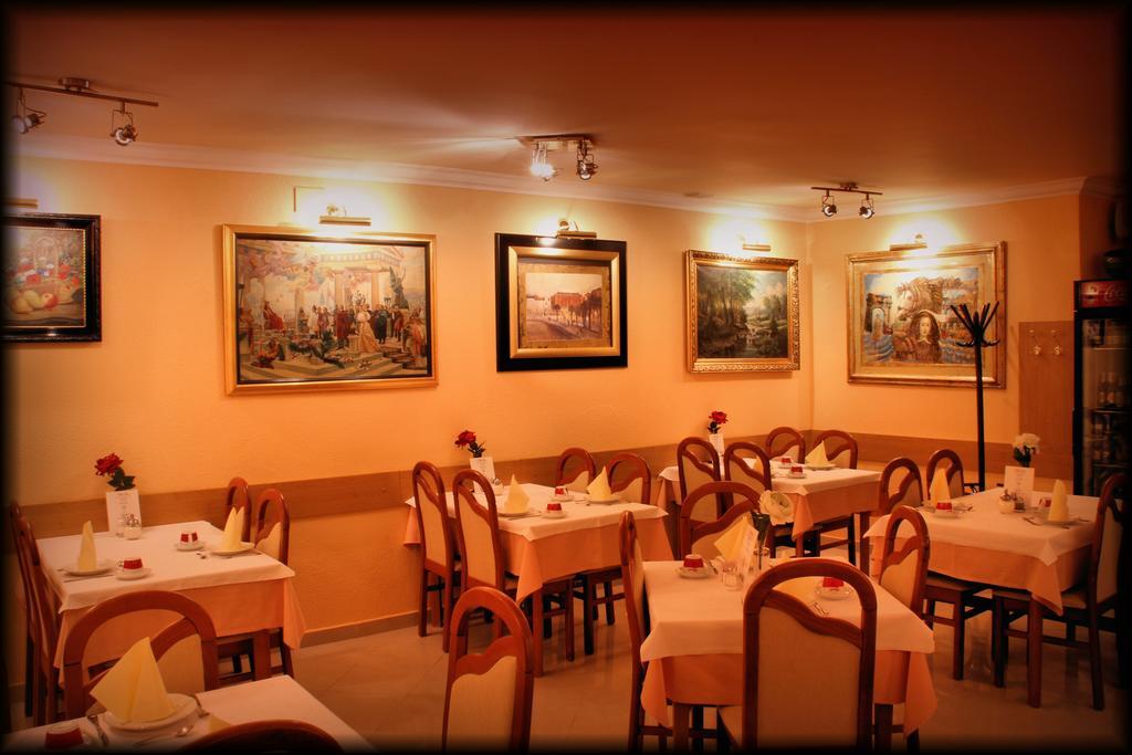 Hotel Vila Tina Загреб Екстериор снимка