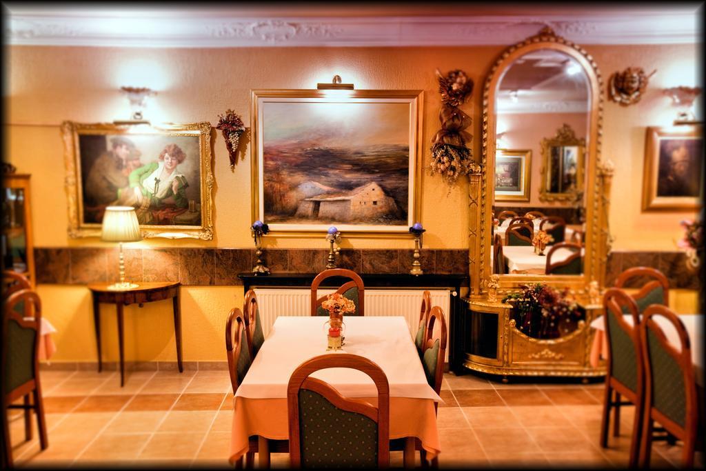 Hotel Vila Tina Загреб Екстериор снимка