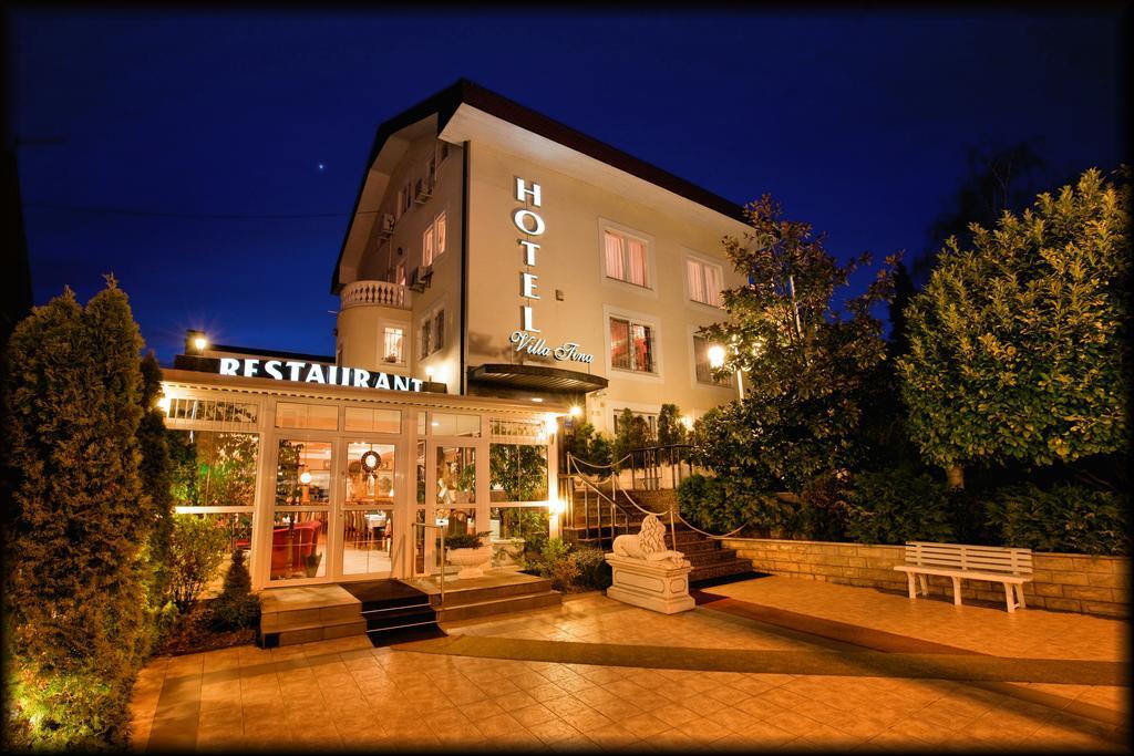 Hotel Vila Tina Загреб Екстериор снимка