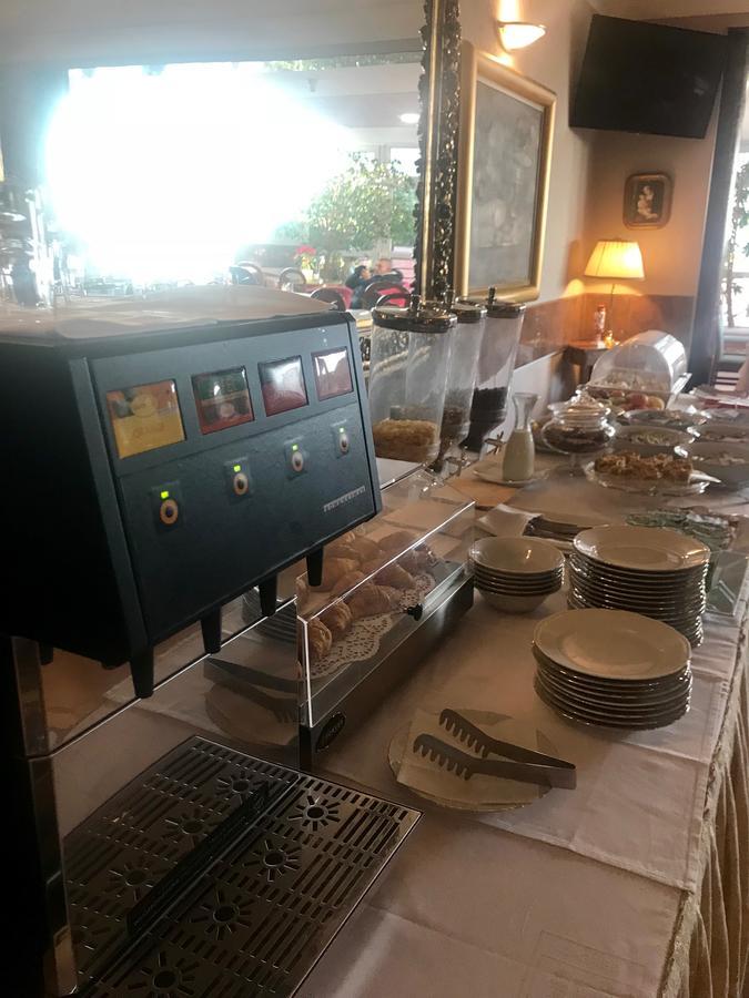 Hotel Vila Tina Загреб Екстериор снимка