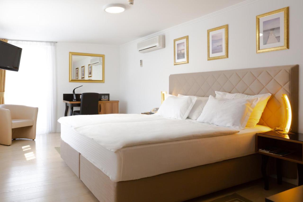 Hotel Vila Tina Загреб Екстериор снимка