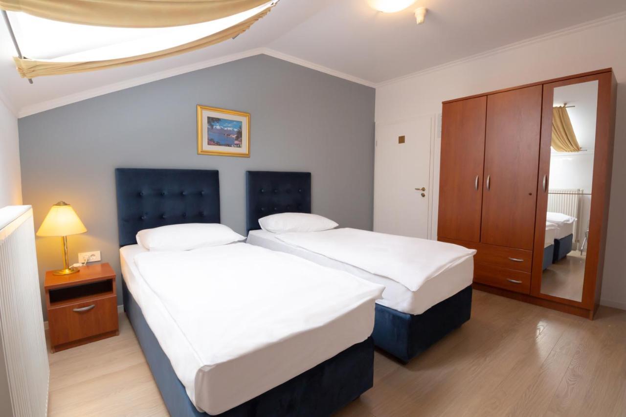Hotel Vila Tina Загреб Екстериор снимка