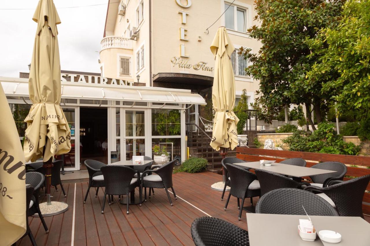 Hotel Vila Tina Загреб Екстериор снимка
