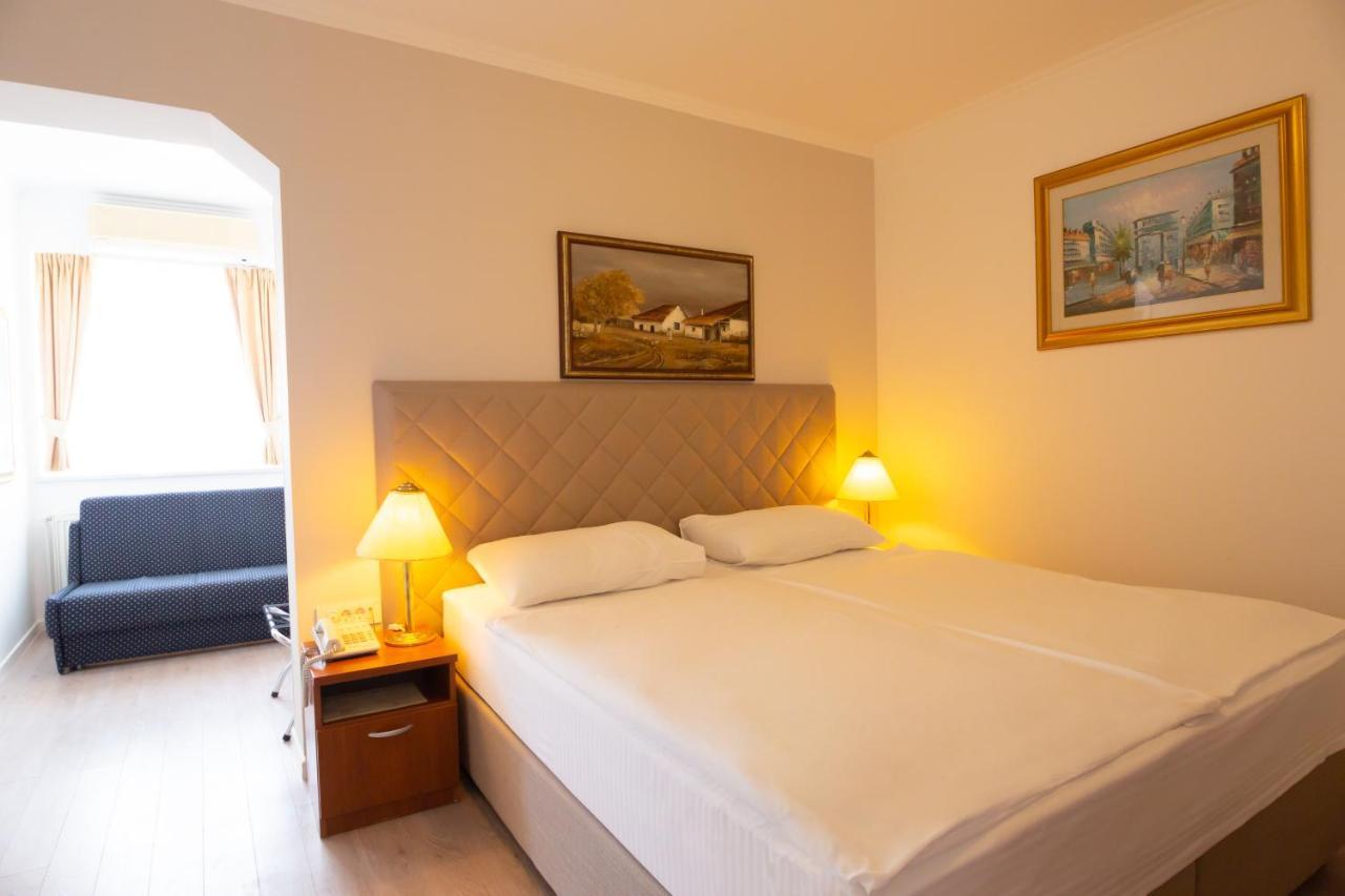 Hotel Vila Tina Загреб Екстериор снимка