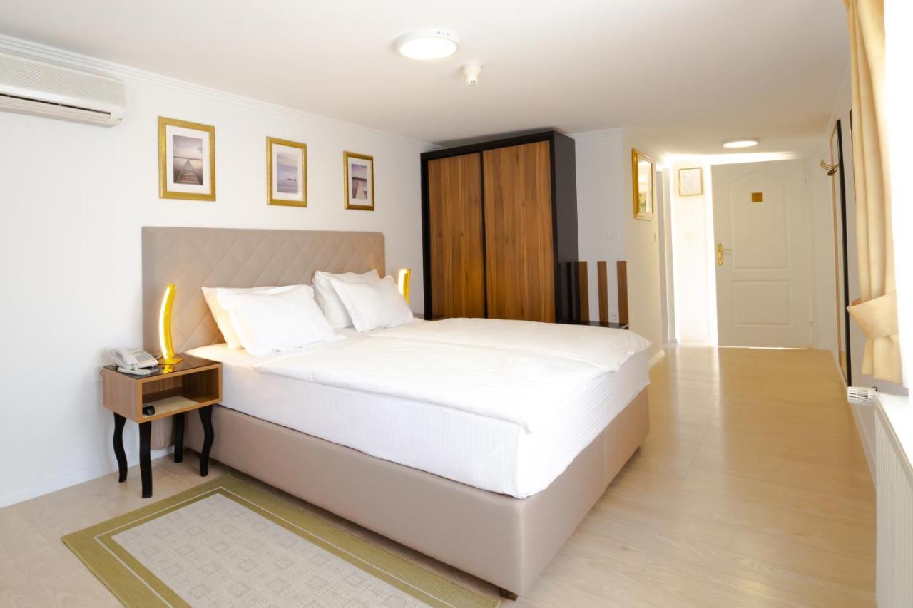 Hotel Vila Tina Загреб Екстериор снимка