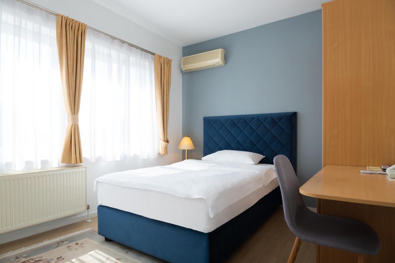 Hotel Vila Tina Загреб Екстериор снимка
