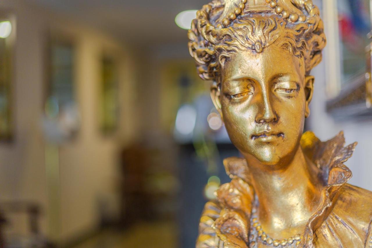 Hotel Vila Tina Загреб Екстериор снимка